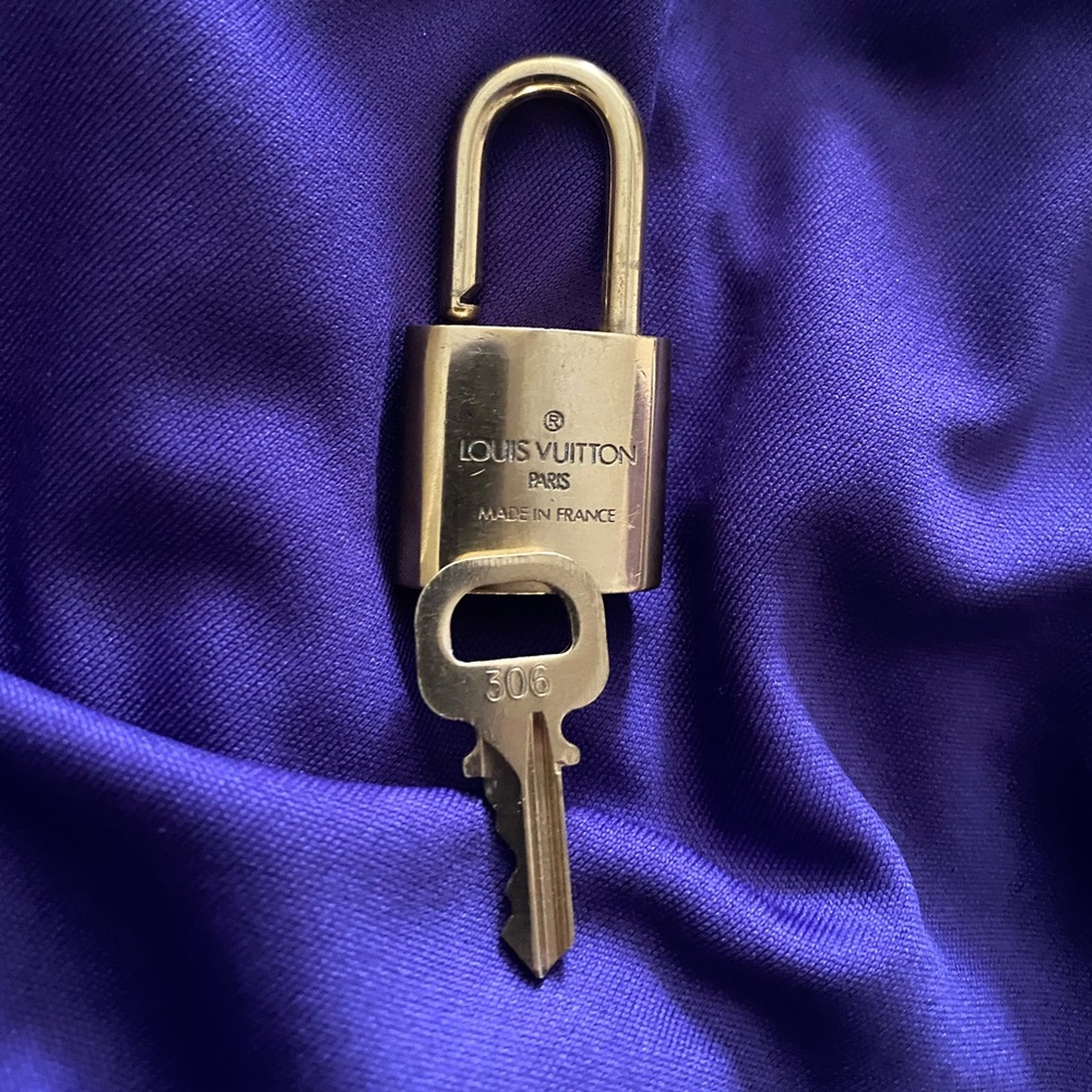 LV Brass Lock & Key #306